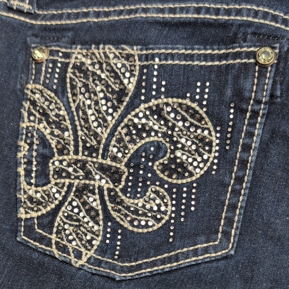 Miss Me Women's Easy Skinny Relaxed size 28 Denim Jeans Beautiful Bling